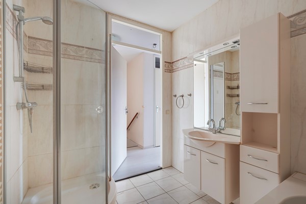Medium property photo - Marga Klompéstraat 9, 2552 HL Den Haag